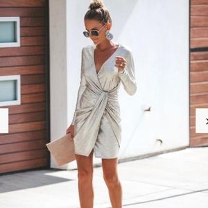 VICI LUMINESCENT LONG SLEEVE TWIST DRESS